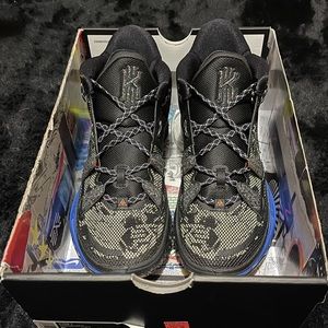 Men’s Kryrie 7  Size 8/ 9.5 in Womens